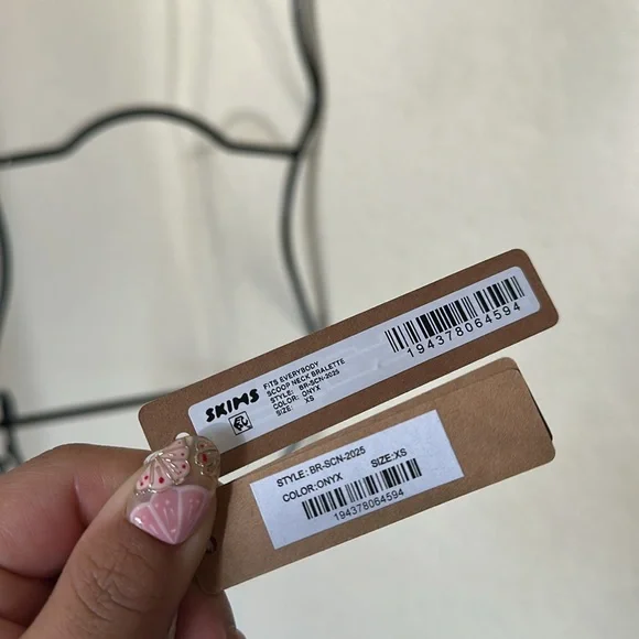 SKIMS Fits Everybody Scoop Neck Bralette New w/ Tags‎ Onyx Size XS - Picture 4 of 4